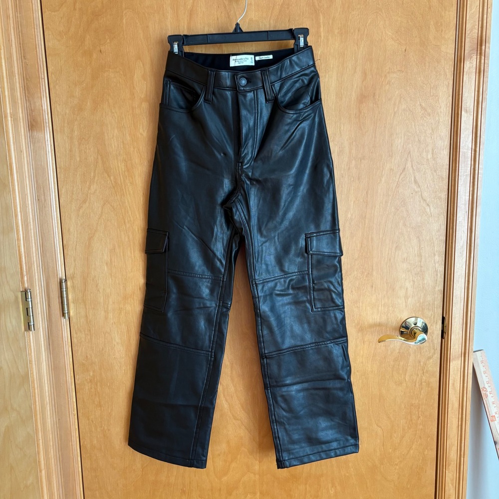 Abercrombie‎ Fitch Black Vegan Leather High Rise Relaxed Fit Pants Women's 26